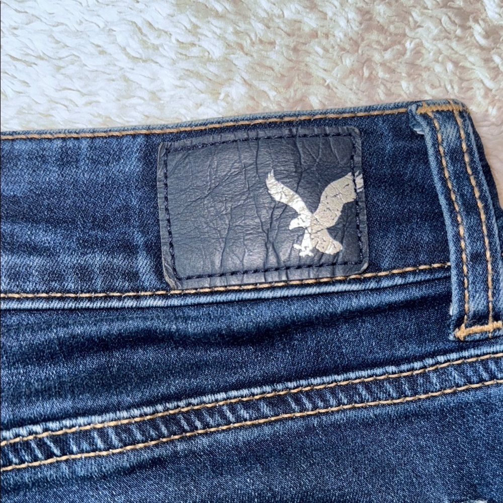 🩳 American Eagle Women’s Super Stretch Distressed Denim Cutoff Shorts – Size 4 - Picture 5 of 7